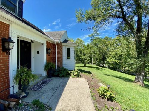 8525 Camargo Rd, Cincinnati OH  45243-1407 exterior
