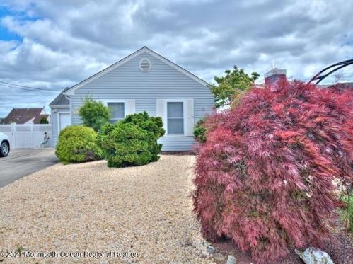 73 Ronald Ave, Berkeley Township, NJ 08721-1402