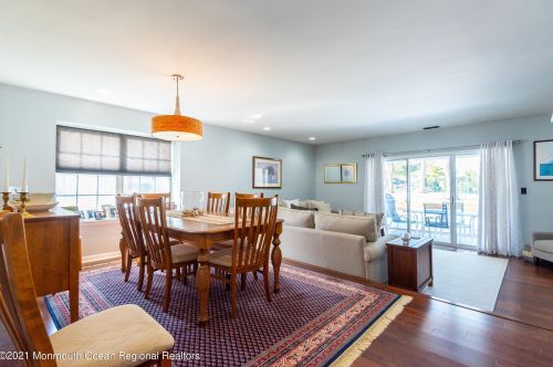 29 Sun Beau Ct, Tinton Falls, NJ 07724-3827