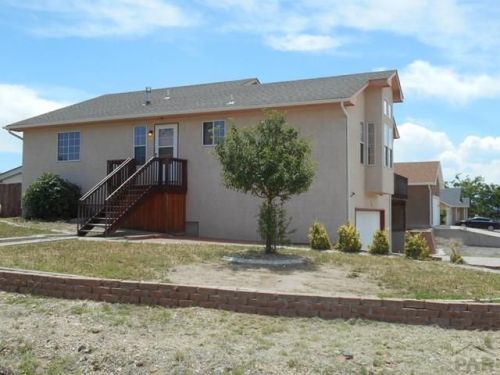 934 Palomar Dr, Pueblo, CO 81007-2641