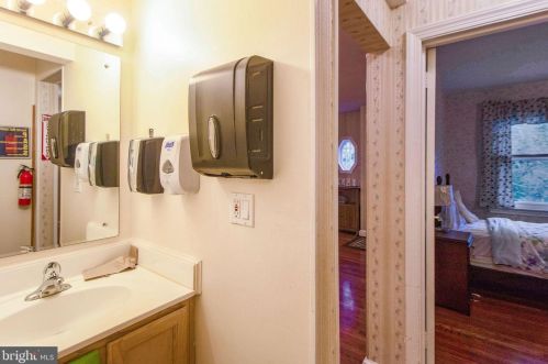 12606 Meadowood Dr, Silver Spring MD 20904-2928 exterior