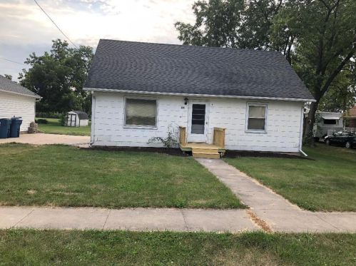 406 3rd St, Rollo, IL 60518-8177