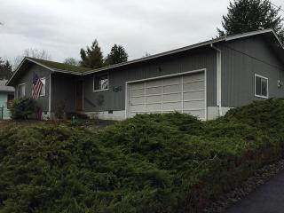 1636 Kendall St, Roseburg OR  97471-3026 exterior