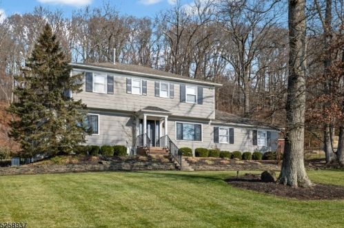 567 Morningside Dr, Bridgewater, NJ 08807-2337