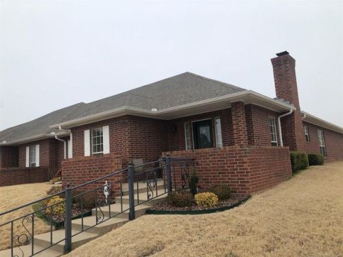 3813 Regency Pl, Muskogee, OK 74403-1157