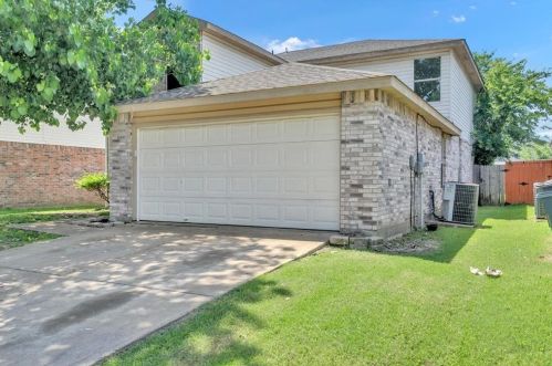 4241 Meadowknoll Dr, Fort Worth TX  76123-2557 exterior