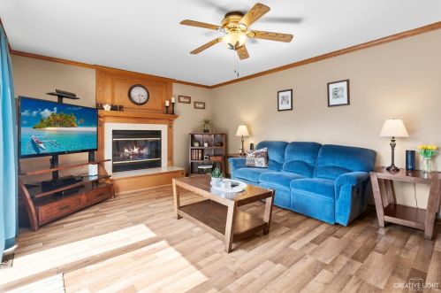 1080 Birchbark Trl, Carol Stream IL  60188-9186 exterior