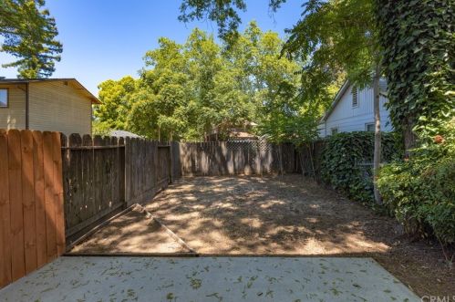208 21st St, Chico, CA 95928-7076
