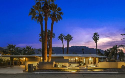 2053 Brentwood Dr, Palm Springs, CA 92264-5944