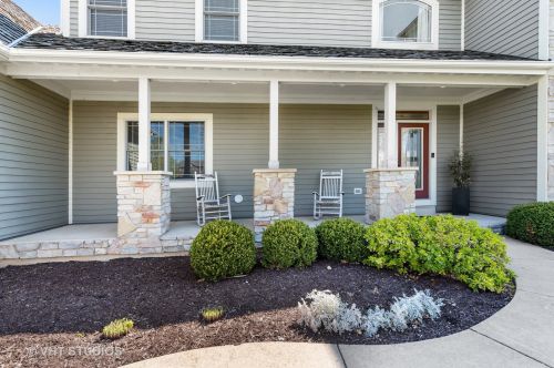 8316 Appaloosa Ln, Spring Grove, IL 60081-8241