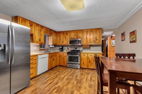 17048 253rd Ave, Paynesville, MN 56362-9745