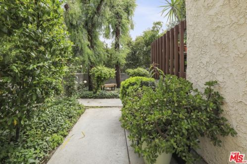 5964 Costello Ave, Van Nuys, CA 91401-4338