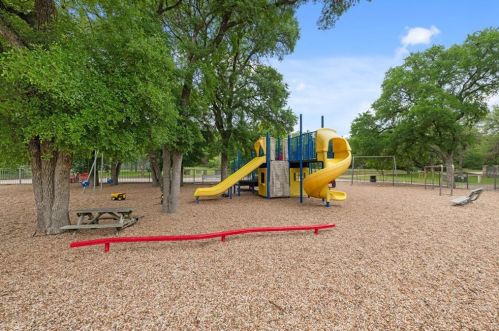 4602 Crk, Austin TX  78735-6401 exterior