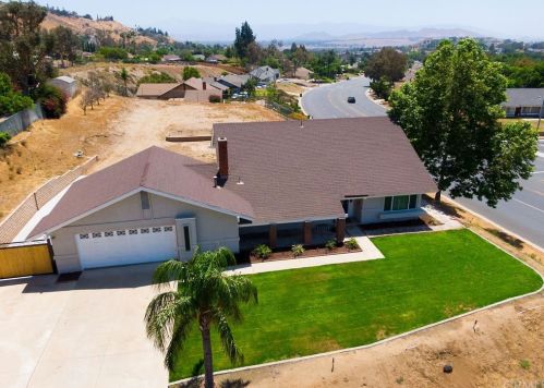 7548 Sundance Dr, Riverside CA  92509-5420 exterior