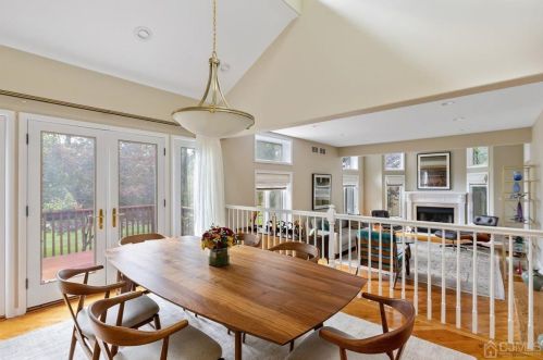 305 Sayre Dr, Princeton NJ  08540-5872 exterior