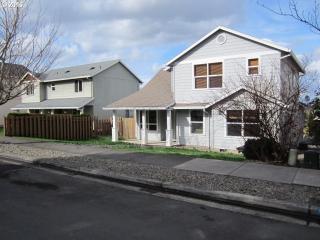 3549 25th St, Damascus OR  97080 exterior