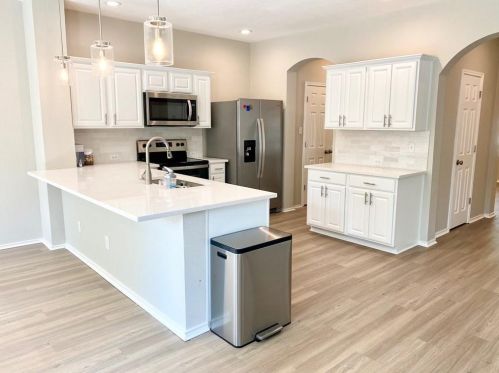 9306 Brents Elm Dr, Austin TX  78744-7950 exterior