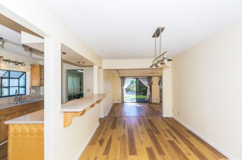 229 Anapalau St, Honolulu HI  96825-2244 exterior