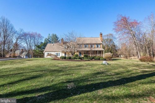 7440 Falkland Dr, Gainesville, VA 20155-1934