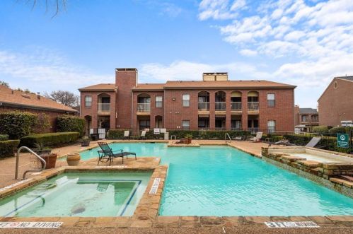 3257 Donnelly Cir, Fort Worth TX  76107-5440 exterior