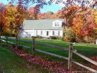 75 Phoenix St, Vernon, CT 06066-5417