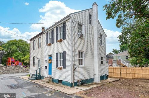 546 Lake St, Lancaster, PA 17603-3642