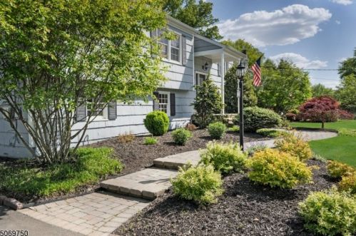 1446 Graymill Dr, Scotch Plains, NJ 07076-4727