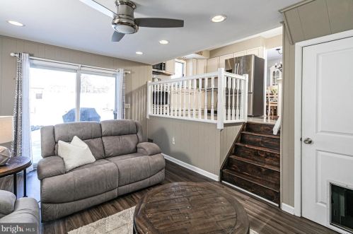 12 Hopatcong Dr, Trenton NJ  08648-4111 exterior