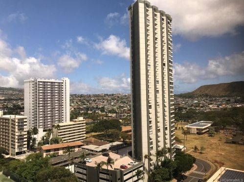 229 Paoakalani Ave, Honolulu HI 96815-3764 exterior