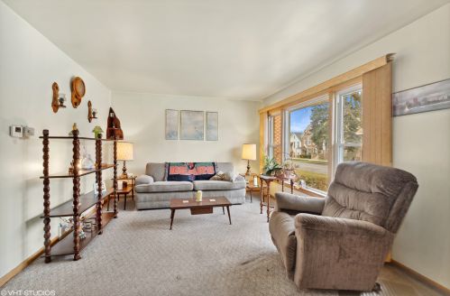 3738 Winchester Ave, Chicago, IL 60609-2037
