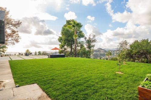 3811 Karen Lynn Dr, Glendale CA  91206-1219 exterior