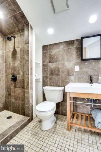 1511 Delmont Ln, Silver Spring MD 20912-7036 exterior