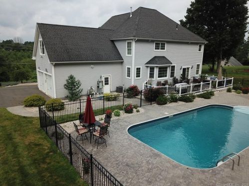 64 Barber Hill Rd, Wapping, CT 06074-1612