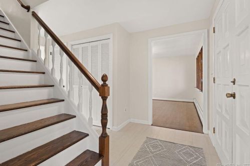 20 Summit Dr, Wapping CT  06074-3742 exterior