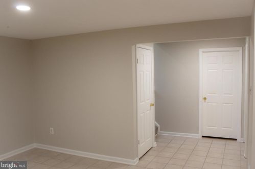 15034 Shamrock Ridge Rd, Silver Spring MD 20906-6107 exterior