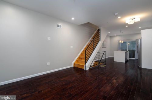 1927 Manton St, Philadelphia, PA 19146-2924