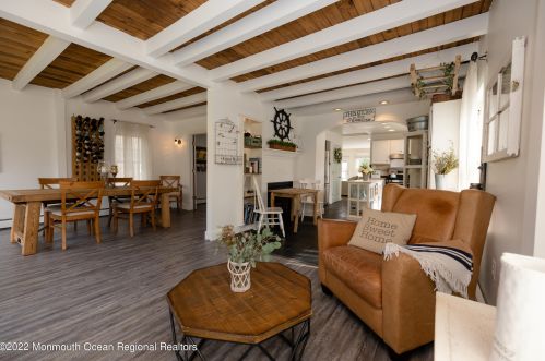 37 Hubbard Ave, Tinton Falls NJ 07701-5532 exterior