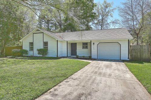 203 Flamingo Dr, Ladson, SC 29456-4904