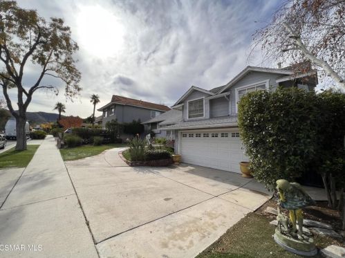 5641 Lake Lindero Dr, Calabasas, CA 91301-1951
