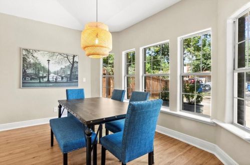 6609 Cruz St, Austin TX  78741-3519 exterior