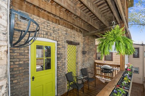 817 George St, Chicago IL  60657-5424 exterior