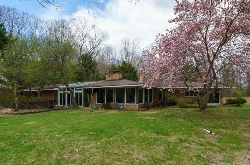 316 Storrs Rd, North Windham, CT 06250-1215
