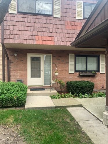 449 Commanche Trl, Wheeling, IL 60090-5118