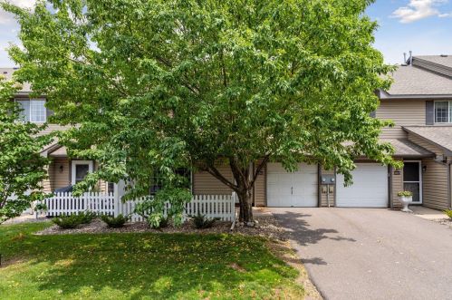 2565 Concord Way, Saint Paul MN  55120-1728 exterior