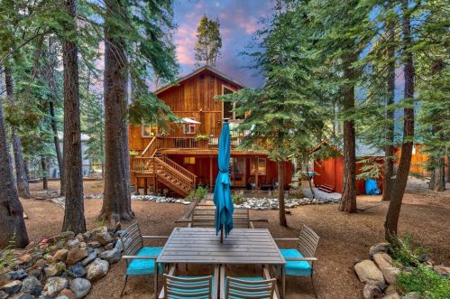 10511 Jeffrey Way, Truckee CA  96161-2518 exterior