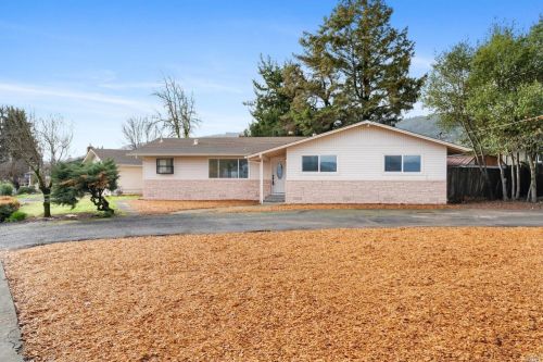 401 Lovers Ln, Ukiah CA  95482-3101 exterior