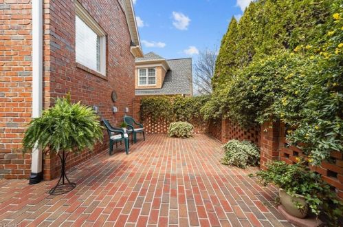5010 Bearberry Pt, Greensboro, NC 27455-3414