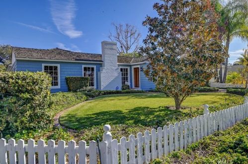2323 Oakmont Ave, Santa Ana, CA 92706-2025