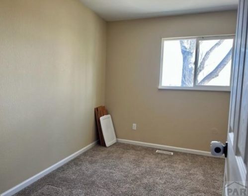 484 Clarion Dr, Pueblo CO  81007-2317 exterior