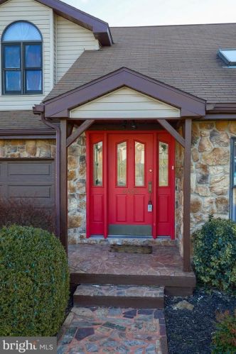 2425 Brandywine Ln, York, PA 17404-1357